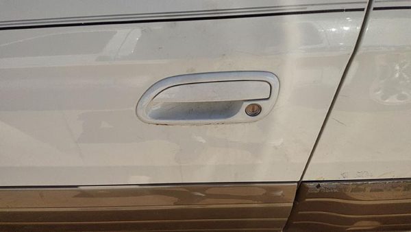2000-2004 Legacy Outback Driver Left Front Outside Door Handle Oem White 8Y3 — photo 2