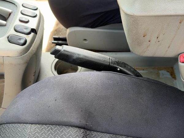 2006 Chevy Equinox Parking Brake Handle Assembly Oem Emergency Ebrake — photo 1