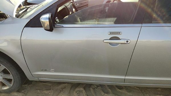 2007 Lincoln MKZ Front Door LH Silver Jp — photo 1