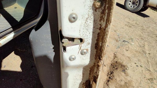 2003-2006 Sprinter Van 3500 Passenger Right Front Door Latch With Rods/Cables — photo 3