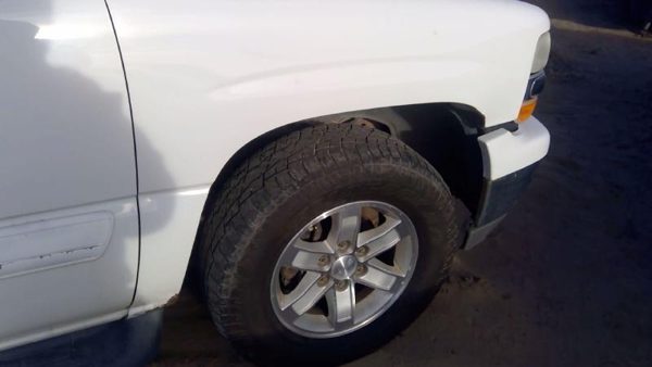 2005 Suburban 1500 Fender RH Chevy White 50U — photo 6