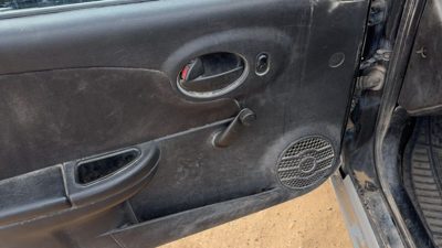 2003-2007 Saturn Ion Driver Left Front Door Trim Panel Manual Black 19E 10368571