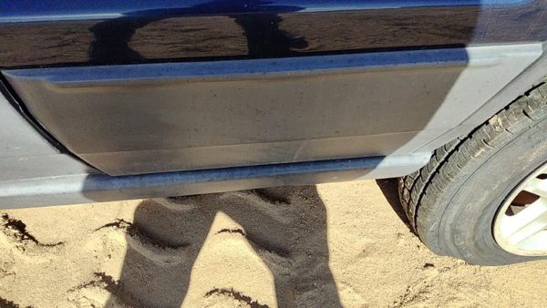 03-04 Jeep Grand Cherokee Driver Left Rear Moulding From Door Back Trim Strip — photo 2