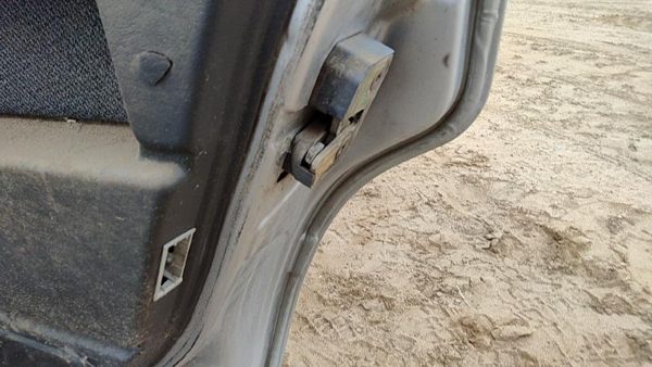 83-95 Volvo 740 Passenger Right Rear Door Latch With Rods/Cables Oem Back — photo 6