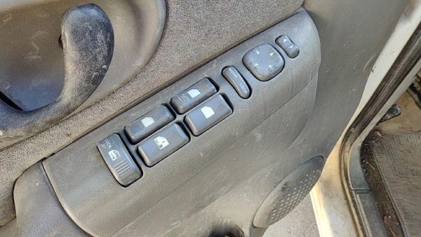1999 Blazer S10/jimmy S15 Door Switch Front S10 — photo 2