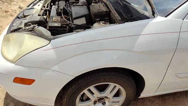 2000-2004 Focus Station Wagon Driver Left Front Fender Oem White Yz Ys4z16006ca — photo 5