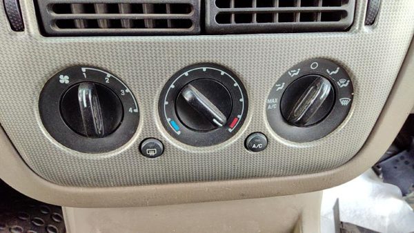 2002-2006 Ford Explorer Temperature Control Module In Dash Heater Ac Head Unit — photo 2