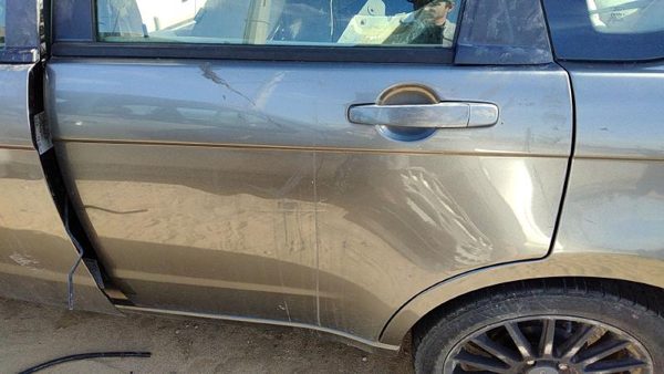 2010 Ford Focus Rear Door LH Gray Uj — photo 2