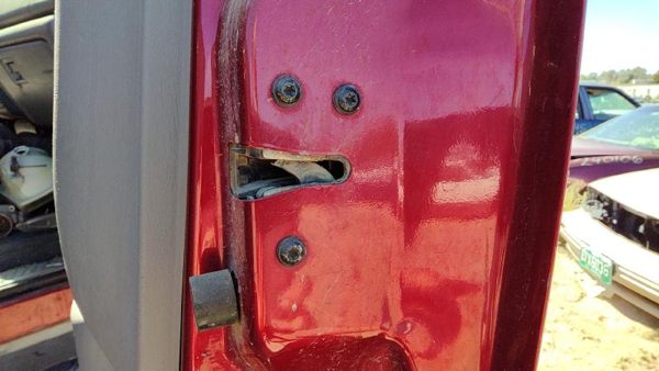 1999-2007 F250 Super Duty Passenger Right Front Door Latch With Rods/cables Oem — photo 1