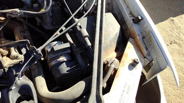 1998 Buick Century Complete Air Intake Cleaner Filter Box Housing With Tube 3.1L — photo 1