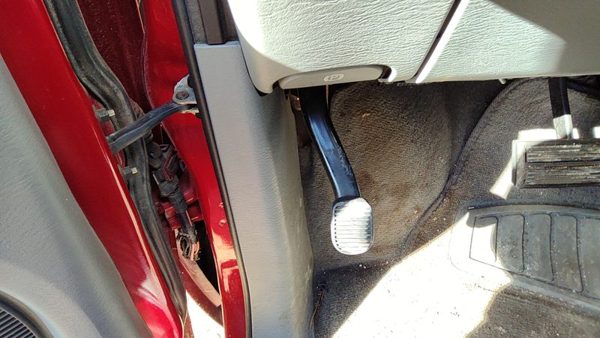 2004-2007 Chrysler Town Country Parking Brake Pedal Assembly Oem Emergency Unit — photo 4