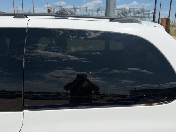 96-00 Town & Country Driver Left Rear Quarter Glass Back Side Window 04675729 — photo 1