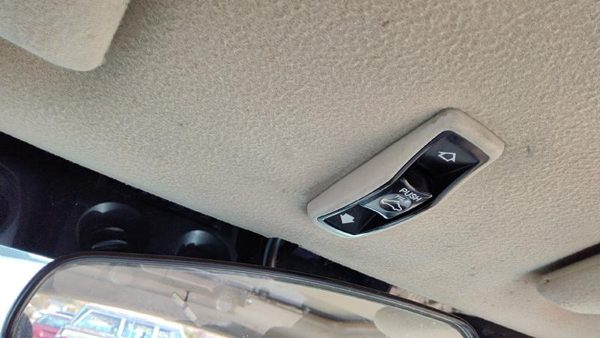2000-2005 Mitsubishi Eclipse Sun Roof Switch Control Button — photo 2
