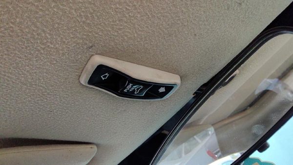 2000-2005 Mitsubishi Eclipse Sun Roof Switch Control Button — photo 3