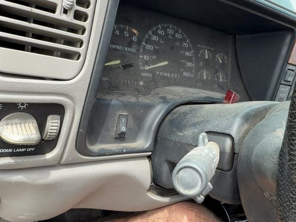 1997 Chevy Silverado 1500 Steering Column Assembly Oem Gray 26061785 — photo 2