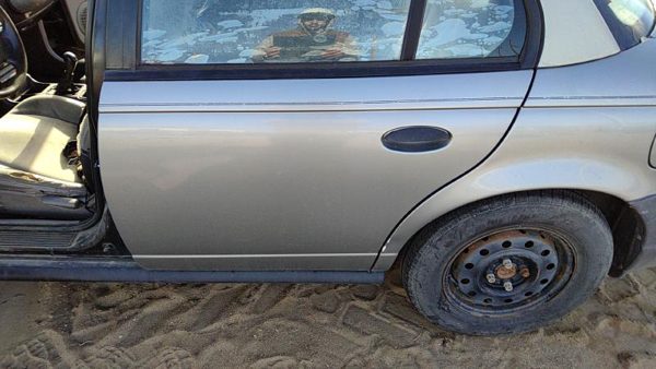 1997 Saturn Sl1 Rear Door LH Silver — photo 2
