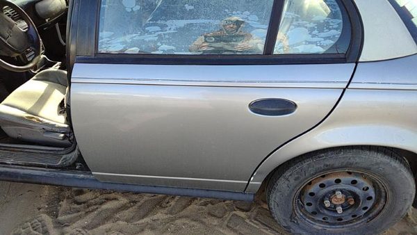 1997 Saturn Sl1 Rear Door LH Silver — photo 1