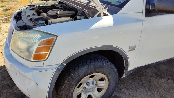 2004 Nissan Titan Driver Left Front Fender Oem Q10 White Hail 631017s031 — photo 1