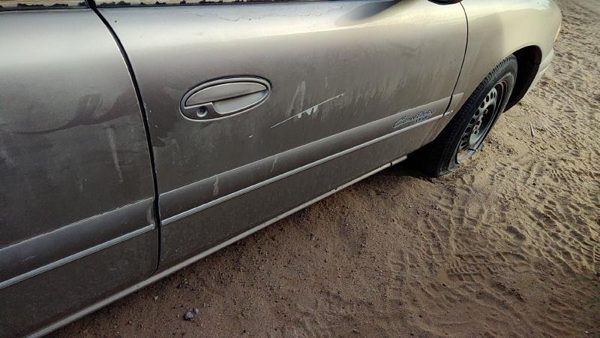 1997 Buick Century Front Door RH Silver — photo 2