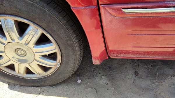 06 Chrysler Town Country Driver Left Moulding From Fender Oem Trim Strip Red Prh — photo 3