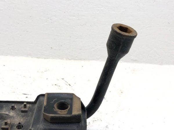 2002 Ford F250 Super Duty Lug Wrench And Jack Tool Set With Mount Brackets Plate — photo 11