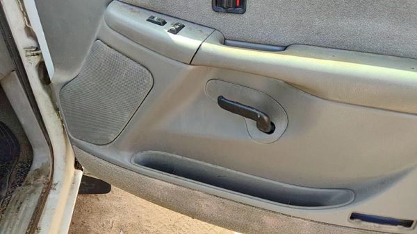 99-02 Silverado 1500 Passenger Front Door Trim Panel With Switches Gray 92D — photo 6