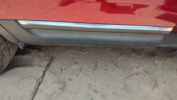 2014 Ford Explorer Rear Door Moulding RH Ruby Red Rr — photo 2