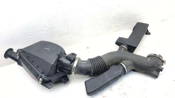 03-04 Town Car Complete Air Intake Cleaner Filter Box Housing With Tube Oem 4.6L — photo 1