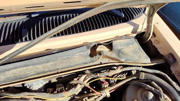 1984-1987 Ford Tempo Windshield Washer Fluid Reservoir With Pump Oem Wiper Tank — photo 3