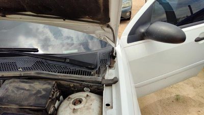 2000 Ford Focus Hood Hinge LH Station Wagon White Yz