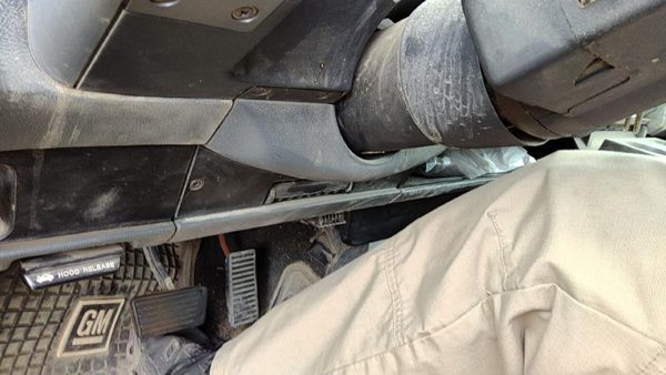 1986-1994 Chevy S10 Blazer Lower Dash Under Column Knee Bolster Trim Panel Black — photo 5