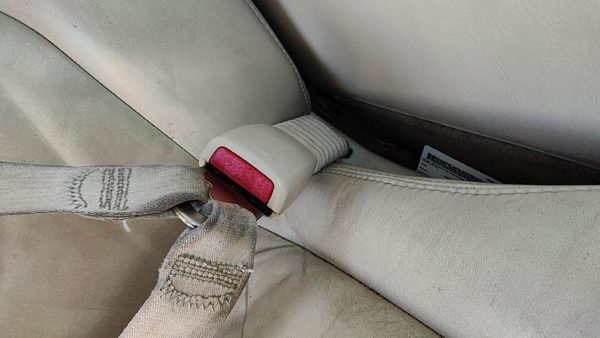 1998-04 Cadillac Seville Passenger Right Front Seat Belt Buckle Receiver Tan 503 — photo 6