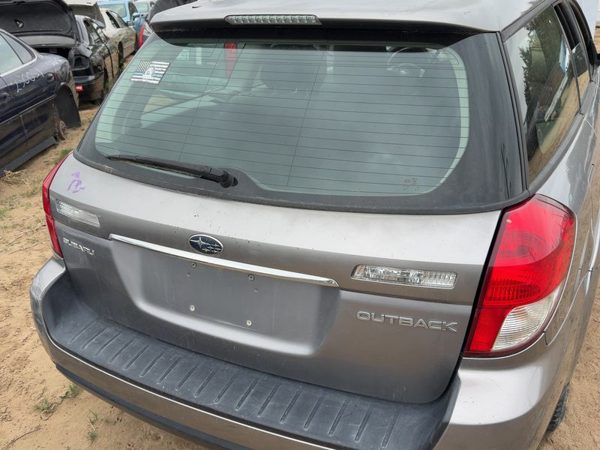 2009 Subaru Legacy Trunk/decklid/hatch/tailgate Silver Slq — photo 2