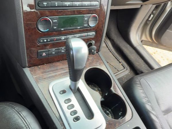 05-07 Fivehundred Floor Shifter Lever Assembly Automatic Transmission Black Hw — photo 1