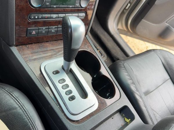 05-07 Fivehundred Floor Shifter Lever Assembly Automatic Transmission Black Hw — photo 2