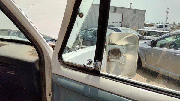 81-86 Ram W250 Passenger Right Front Vent Window Small Door Glass With Frame — photo 6