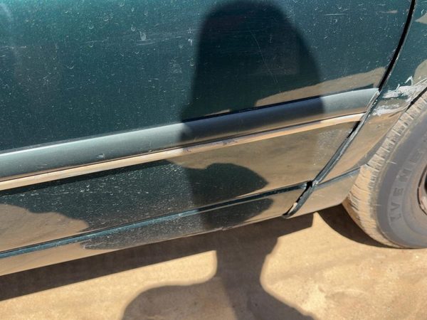 95-01 Chevy Lumina Passenger Right Front Moulding From Door Trim Strip 88959069 — photo 2