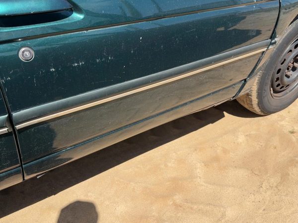 95-01 Chevy Lumina Passenger Right Front Moulding From Door Trim Strip 88959069 — photo 1