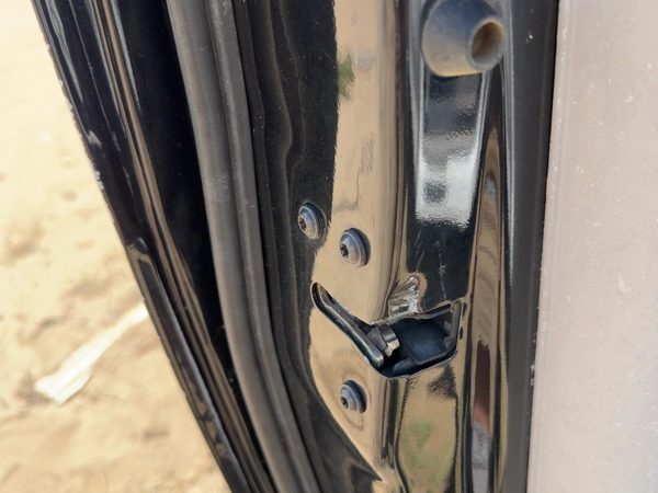 1999-2003 Ford F150 Driver Left Front Door Latch With Rods/Cables Oem — photo 2