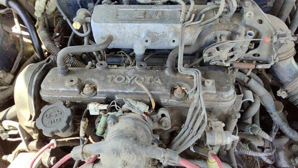 1986 Toyota Camry Valve Cover 2.0L 2SELC — photo 5