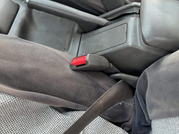 1990 Subaru Legacy Driver Left Front Seat Belt Buckle Receiver Oem Gray — photo 1