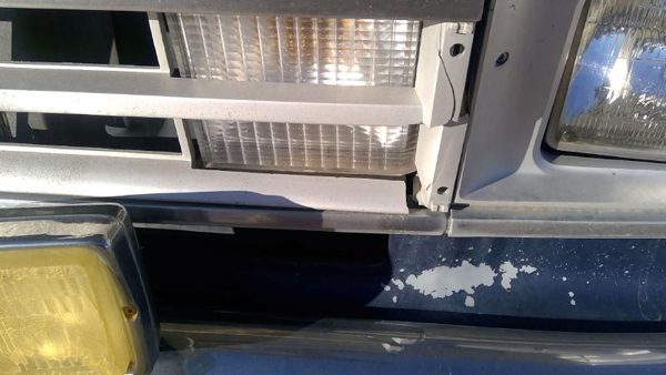 1989 Chevy G20 Van Driver Left Front Turn Signal Light Lamp Oem Grille Mounted — photo 2