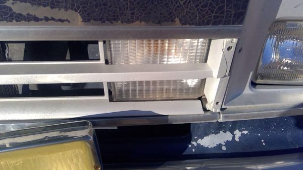 1989 Chevy G20 Van Driver Left Front Turn Signal Light Lamp Oem Grille Mounted — photo 5