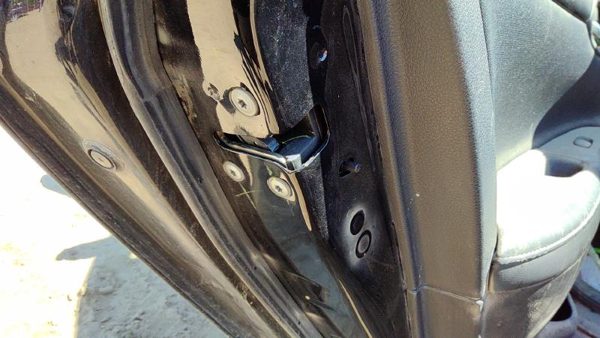 2017-2019 Nissan Sentra Driver Left Rear Door Latch With Rods/Cables Oem Back — photo 1