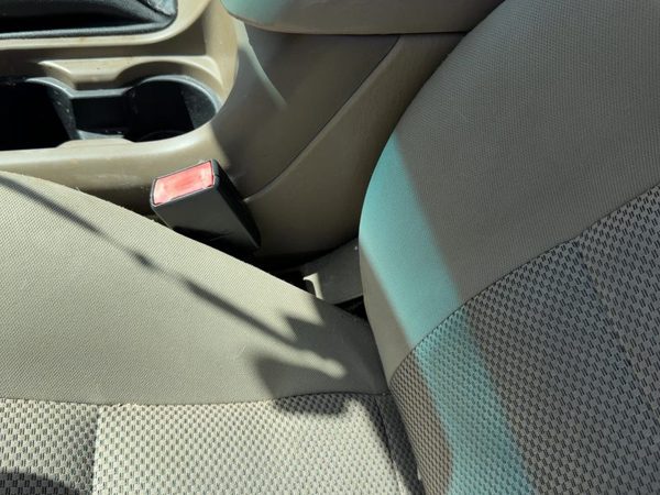 05-07 Ford Escape Driver Left Front Seat Belt Buckle Receiver Oem Bucket Tan Ah — photo 2