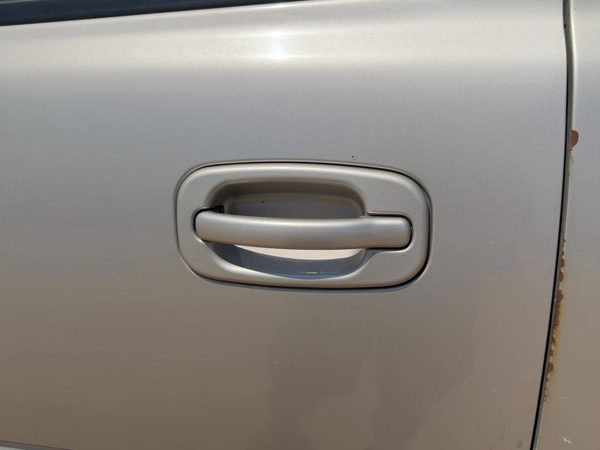 00-06 Suburban 1500 Driver Left Rear Outside Door Handle Back Silver Birch 59U — photo 3