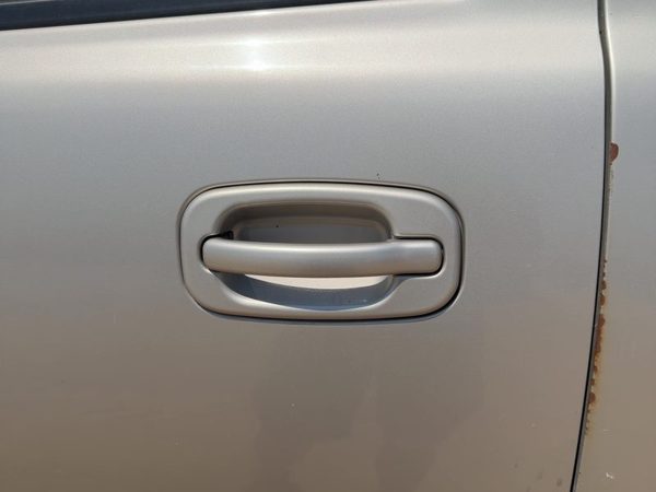 00-06 Suburban 1500 Driver Left Rear Outside Door Handle Back Silver Birch 59U — photo 4