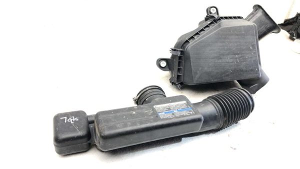 08-09 G8 Complete Air Intake Cleaner Filter Box Housing With Tube Oem 3.6L — photo 3