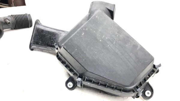 08-09 G8 Complete Air Intake Cleaner Filter Box Housing With Tube Oem 3.6L — photo 10