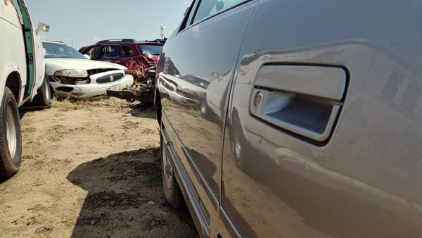 1999 Cadillac DeVille Rear Door RH 46A Beige — photo 4